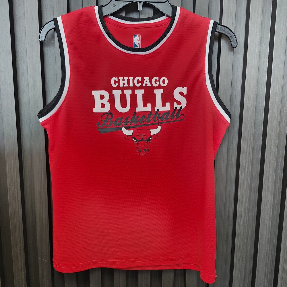 Chicago Bulls Red Basketball Jersey Top Size 14/16 Kids